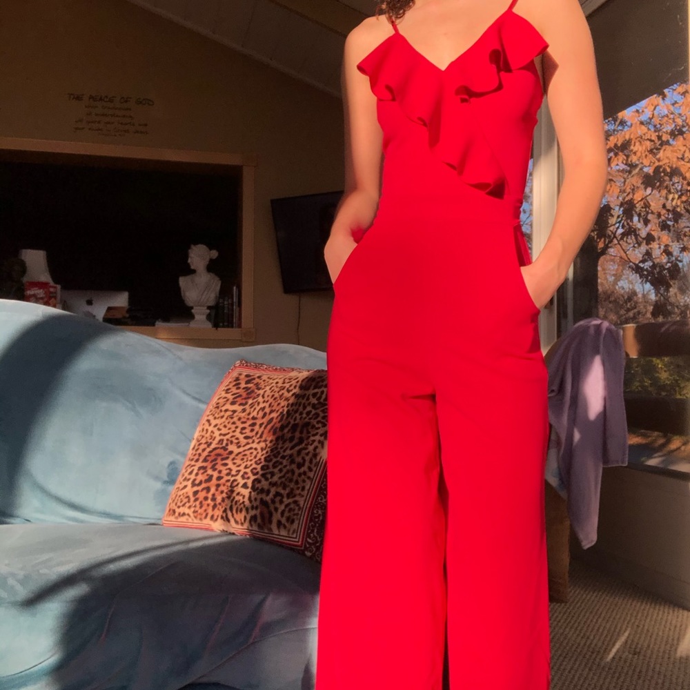 Ruffle jumpsuit with pockets